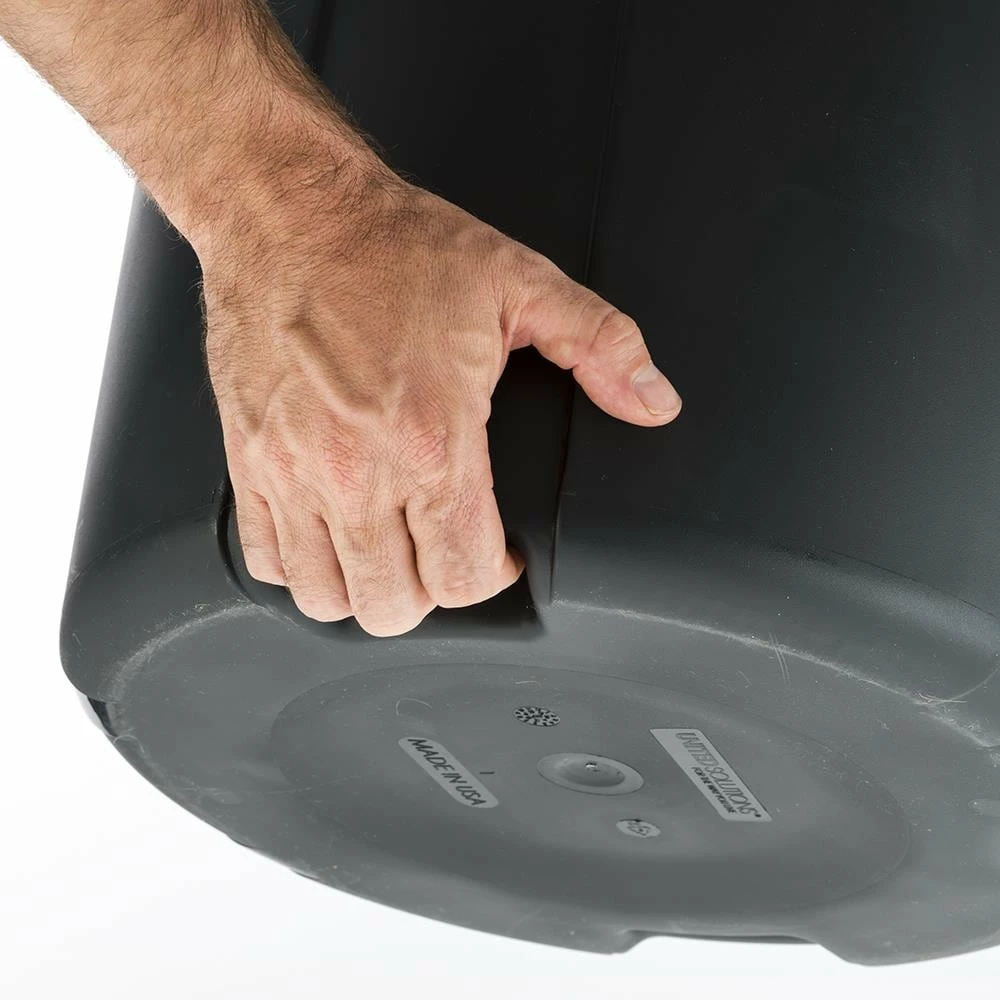 Blue Hawk Trash Cans 20-Gallon Black Plastic Trash Can with Lid 4 Blue Hawk Trash Cans 20-Gallon Black Plastic Trash Can with Lid - Image 2