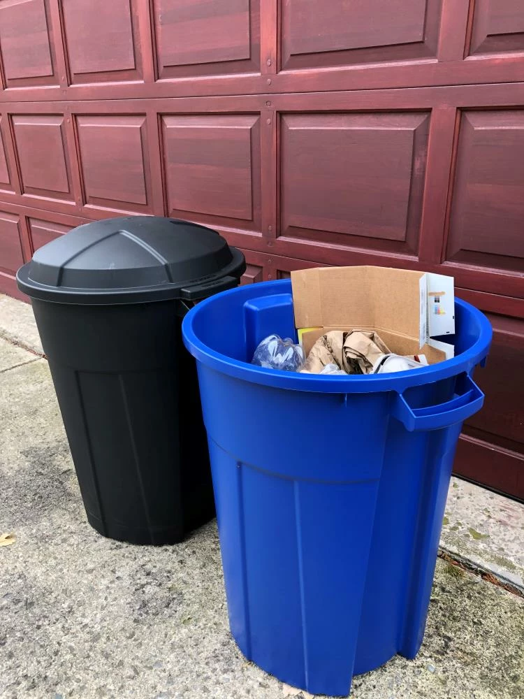 Blue Hawk Recycling Bins 32-Gallon Blue Outdoor Recycling Bin 6 Blue Hawk Recycling Bins 32-Gallon Blue Outdoor Recycling Bin - Image 4