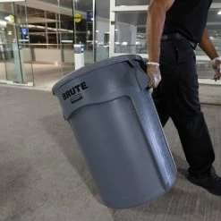 Rubbermaid Commercial Products Trash Cans Brute 44-Gallon Gray Plastic Trash Can with Lid -Swiffer Online Trade 16661929